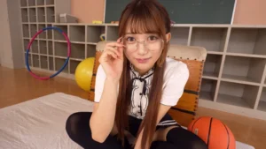 奇跡の美少女・北岡果林が制服でパンチラ誘惑